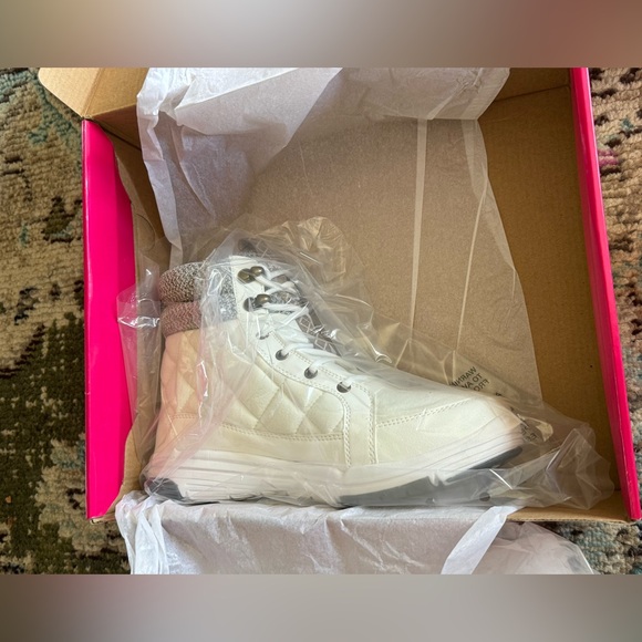 Ryka Aurora Quilted Snow
Boots - Picture 3 of 9